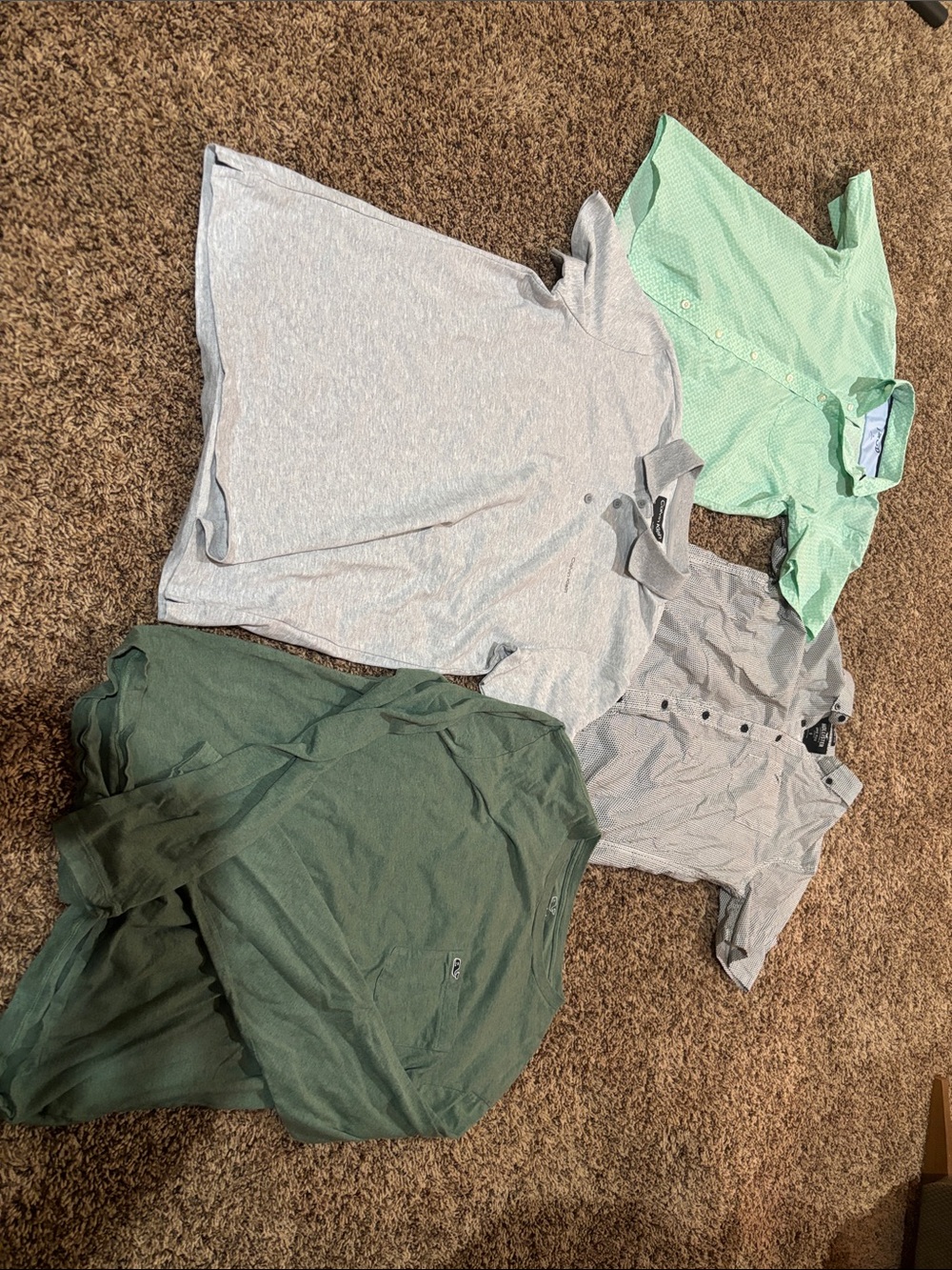 (4) Mixed Men’s Adult Small Hollister Calvin Klein IZOD Vineyard Vines